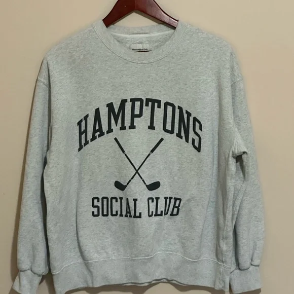 Abercrombie and Fitch Gray Crewneck Sweatshirt with Coastal, Preppy, Sporty Vibe - Picture 1 of 3